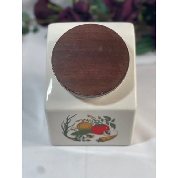 Vintage Hyalyn Pottery USA 1995 Vegetables Canister - 8" Tall - Picture 5 of 12